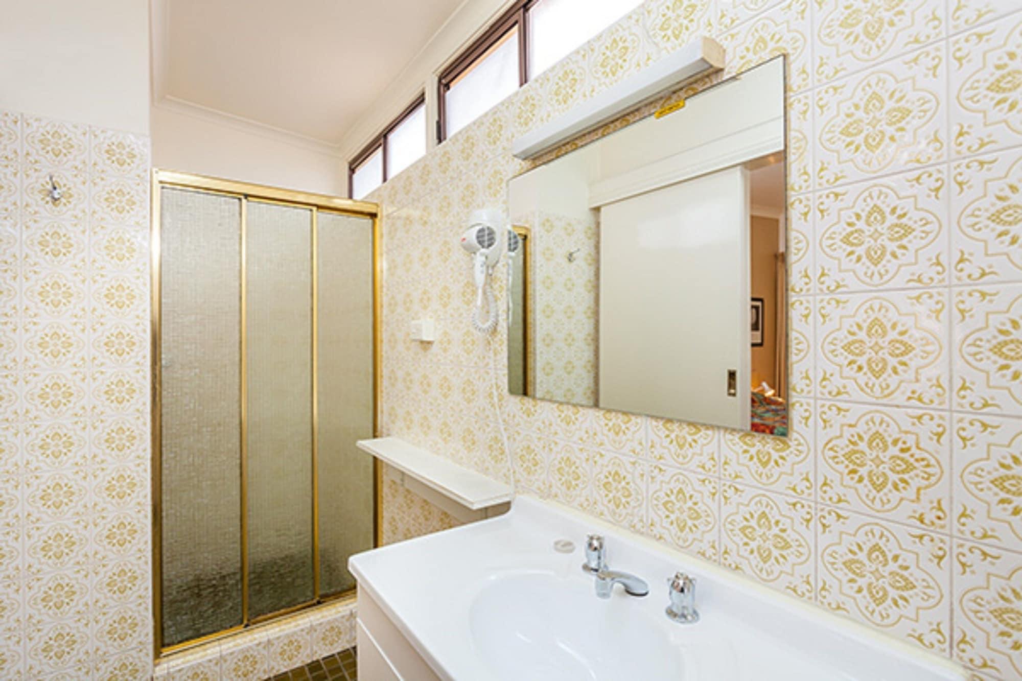 Karama Motor Inn Мілд'юра Екстер'єр фото