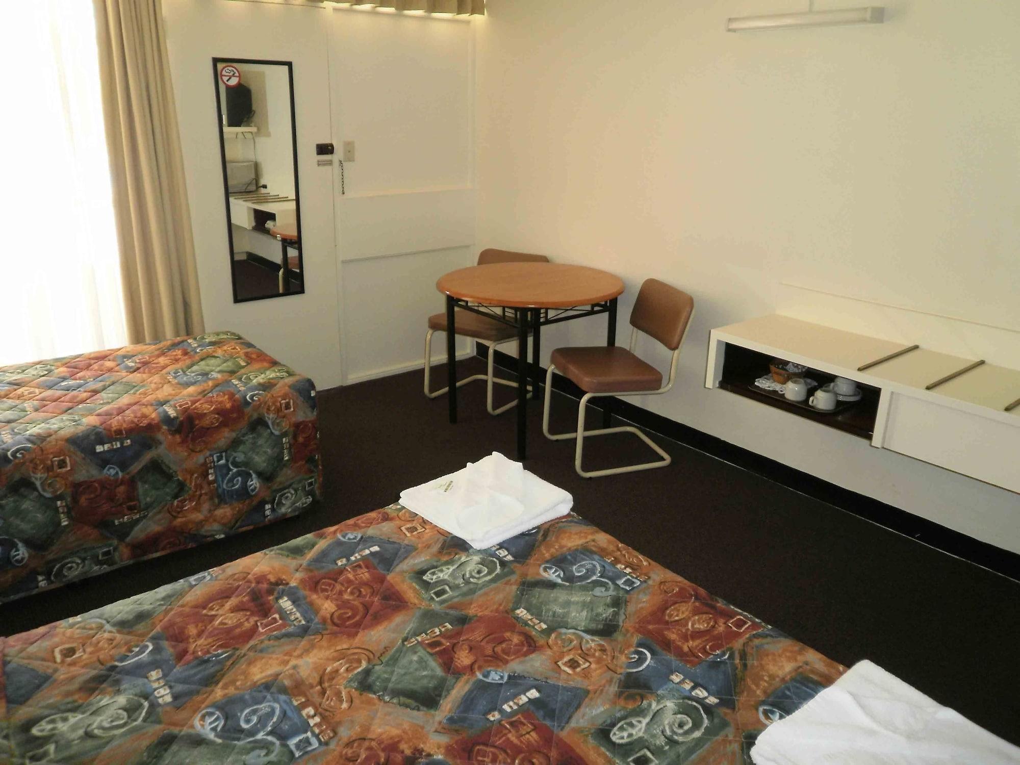 Karama Motor Inn Мілд'юра Екстер'єр фото