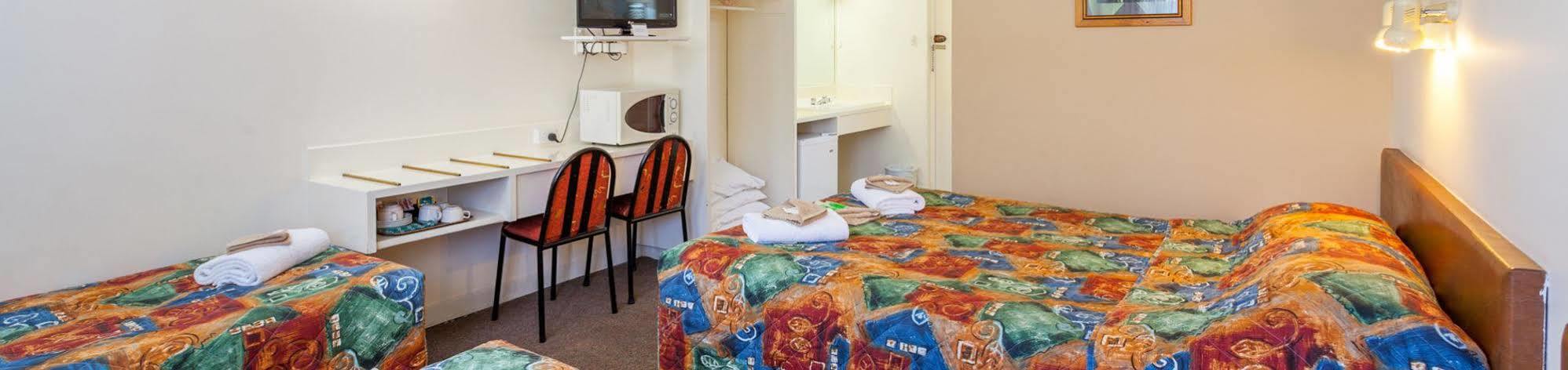 Karama Motor Inn Мілд'юра Екстер'єр фото